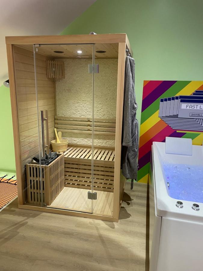 Capsule Forever Young - Jacuzzi - Sauna - Billard - Arcade De Jeux - Netflix & Home Cinema - Ping Pong Hastiere-par-dela Luaran gambar