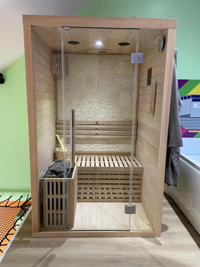 Capsule Forever Young - Jacuzzi - Sauna - Billard - Arcade De Jeux - Netflix & Home Cinema - Ping Pong Hastiere-par-dela Luaran gambar