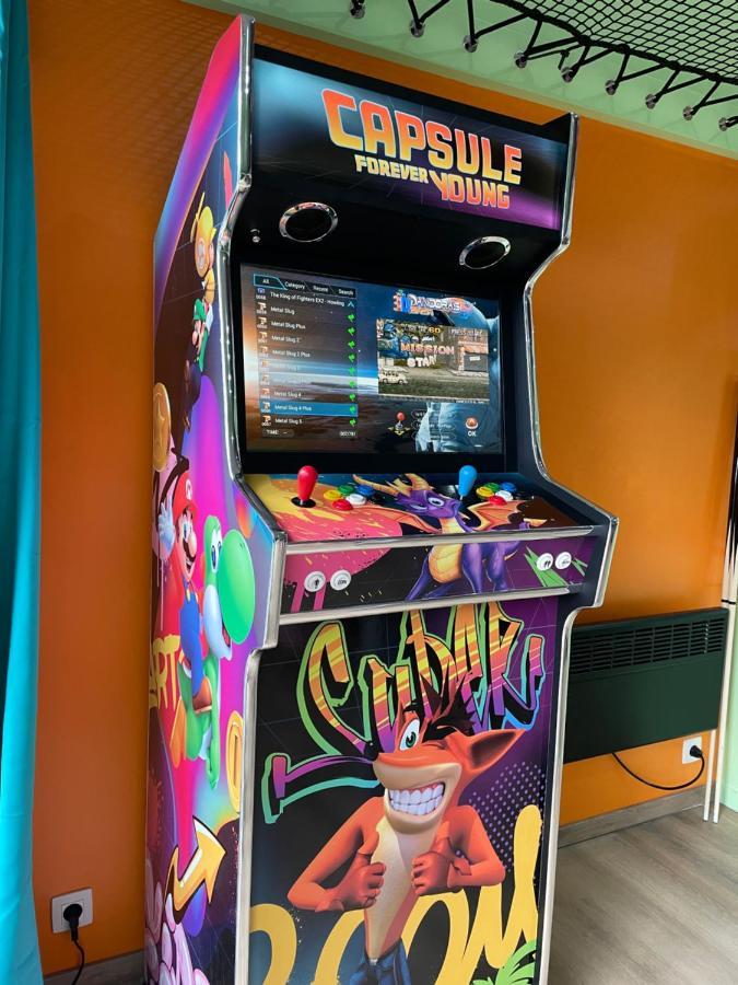 Capsule Forever Young - Jacuzzi - Sauna - Billard - Arcade De Jeux - Netflix & Home Cinema - Ping Pong Hastiere-par-dela Luaran gambar
